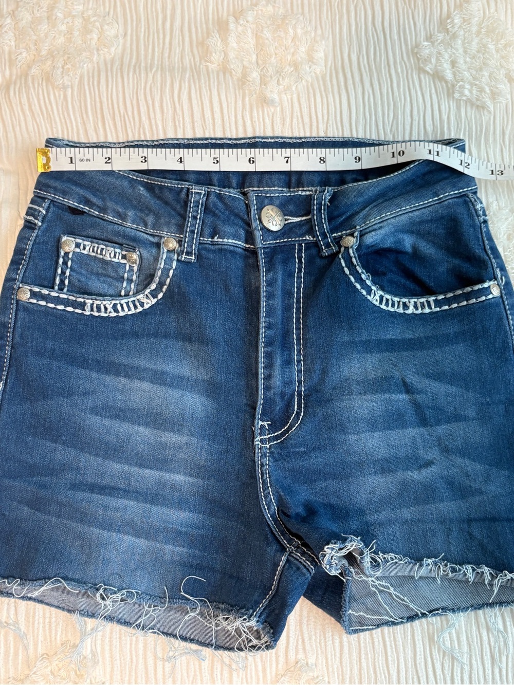 H&Y Fashion Y2K Cutoff Denim Shorts Embroidered Winged Dreamcatcher McBling 3/4 - Picture 3 of 7